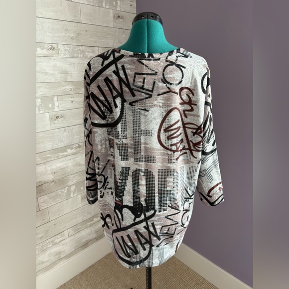 🎉🎉HOST PICK🎉🎉 FRESH FX Graphic Print Women's Top - Picture 3 of 7